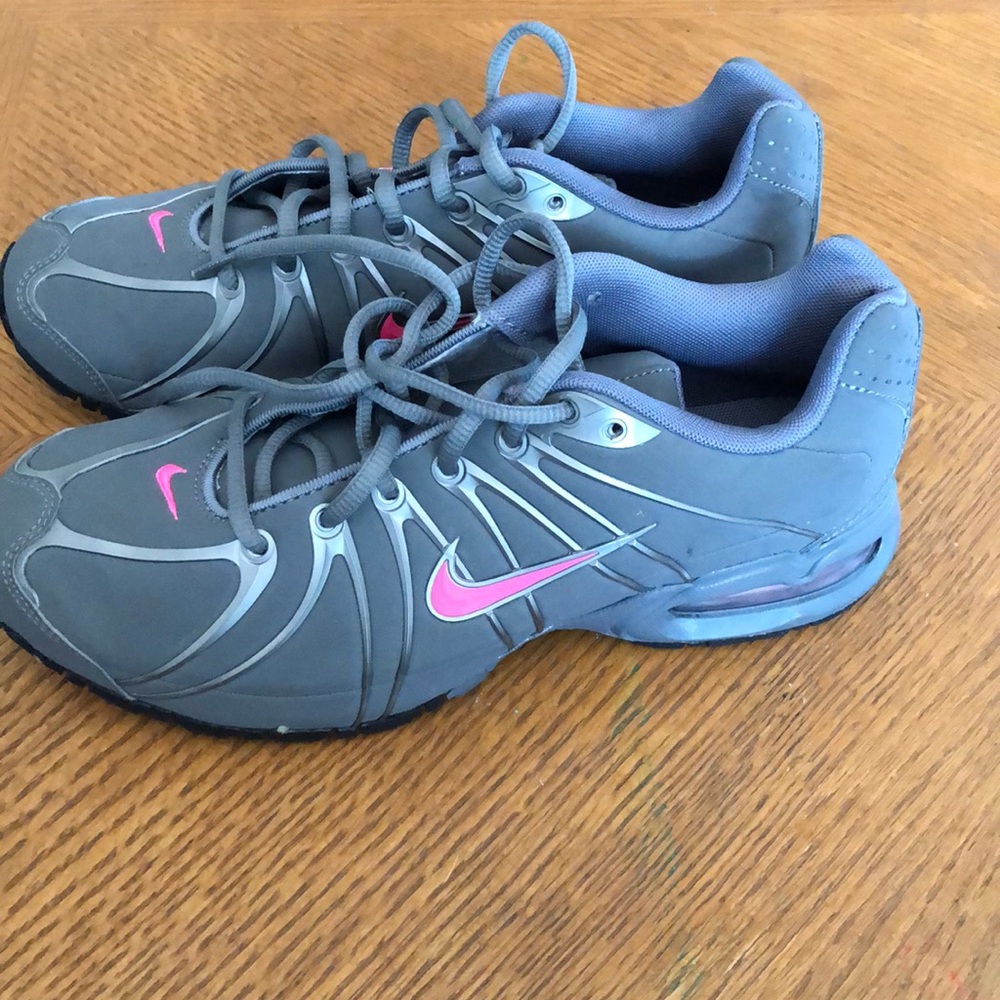 Nike max air woman’s size 8 tennis shoes
